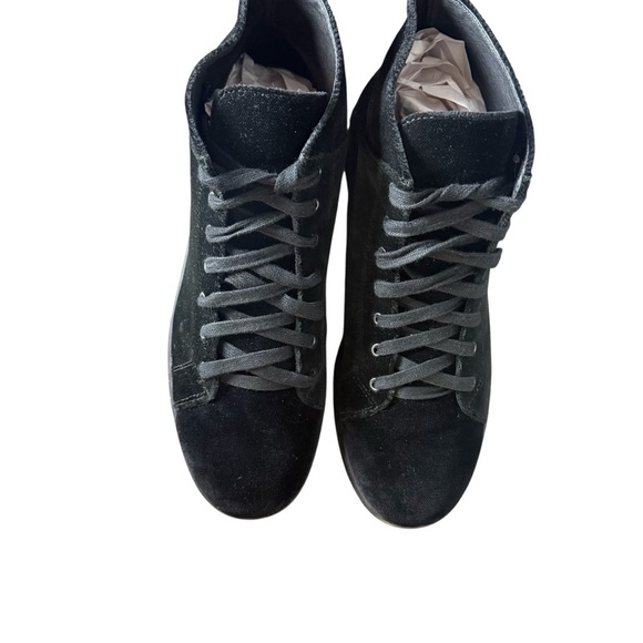 Eileen Fisher Women’s Black Sneakers High Top Game4 Velour Size 9.5 Fashion EUC - Picture 3 of 8